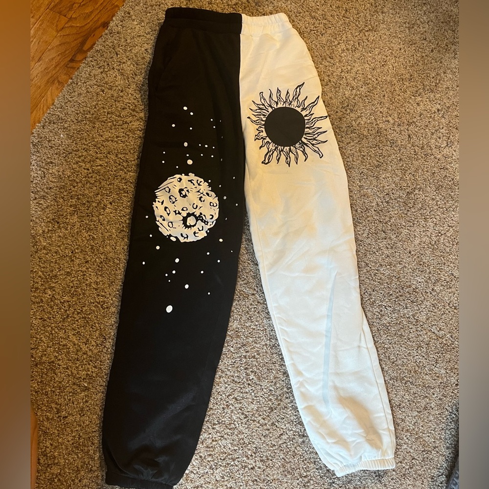 Trendy sweat pants